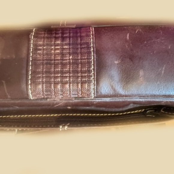 GORGEOUS BOCONI LARGE LEATHER MESSENGER BAG 18"x13"x3"wide. For men&women - Picture 4 of 13